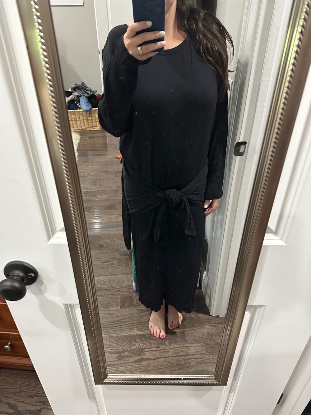 Women’s Black Long-Sleeve Tie-Waist Maxi Dress
